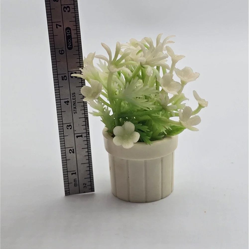 Vintage TOMY‎ Dollhouse White Planter Pot with Flowering Plant 3